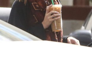 Vanessa Hudgens chętnie pokazuje swoją szczupłą sylwetkęFOTO