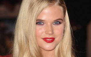 Gabriella Wilde – uwaga, nowa gwiazdka (FOTO)