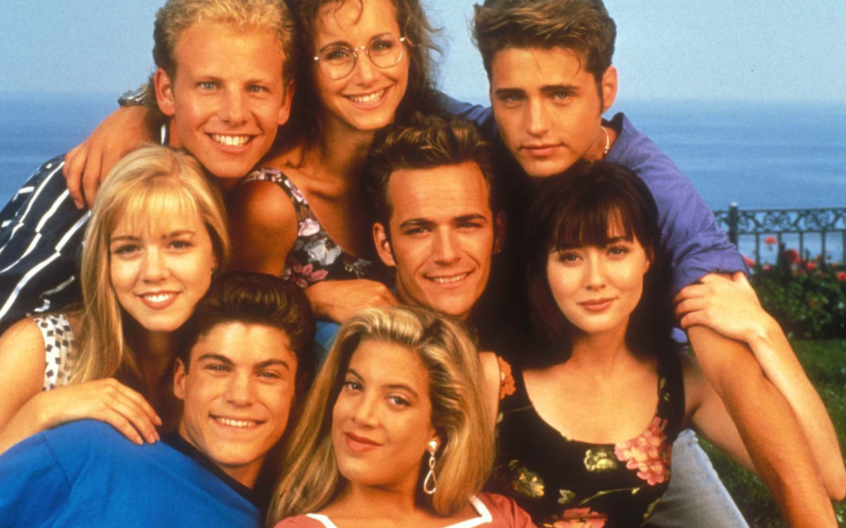 Gwiazda “Beverly Hills 90210” ze swoimi 3 córkami. Wyglądają jak klony!