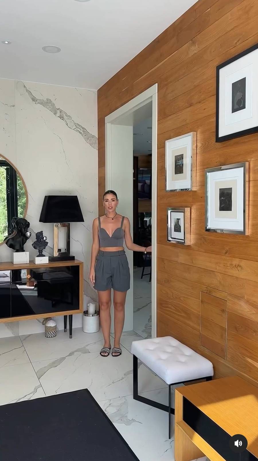 Halejcio oprowadza po CAŁYM domu za 9 mln: “Tu siusiu, tu basen, tu sauna, tu warzywka, tu Lambo” (ZDJĘCIA)