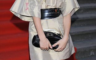 Natalia Kukulska schodzi do piwnicy