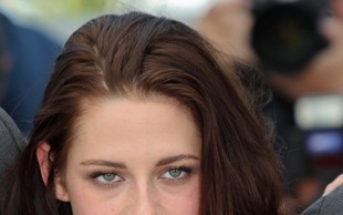 Stary wyga Sanders wciągnął Kristen Stewart w romans?