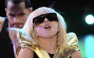 Lady GaGa jest biseksualna (FOTO)