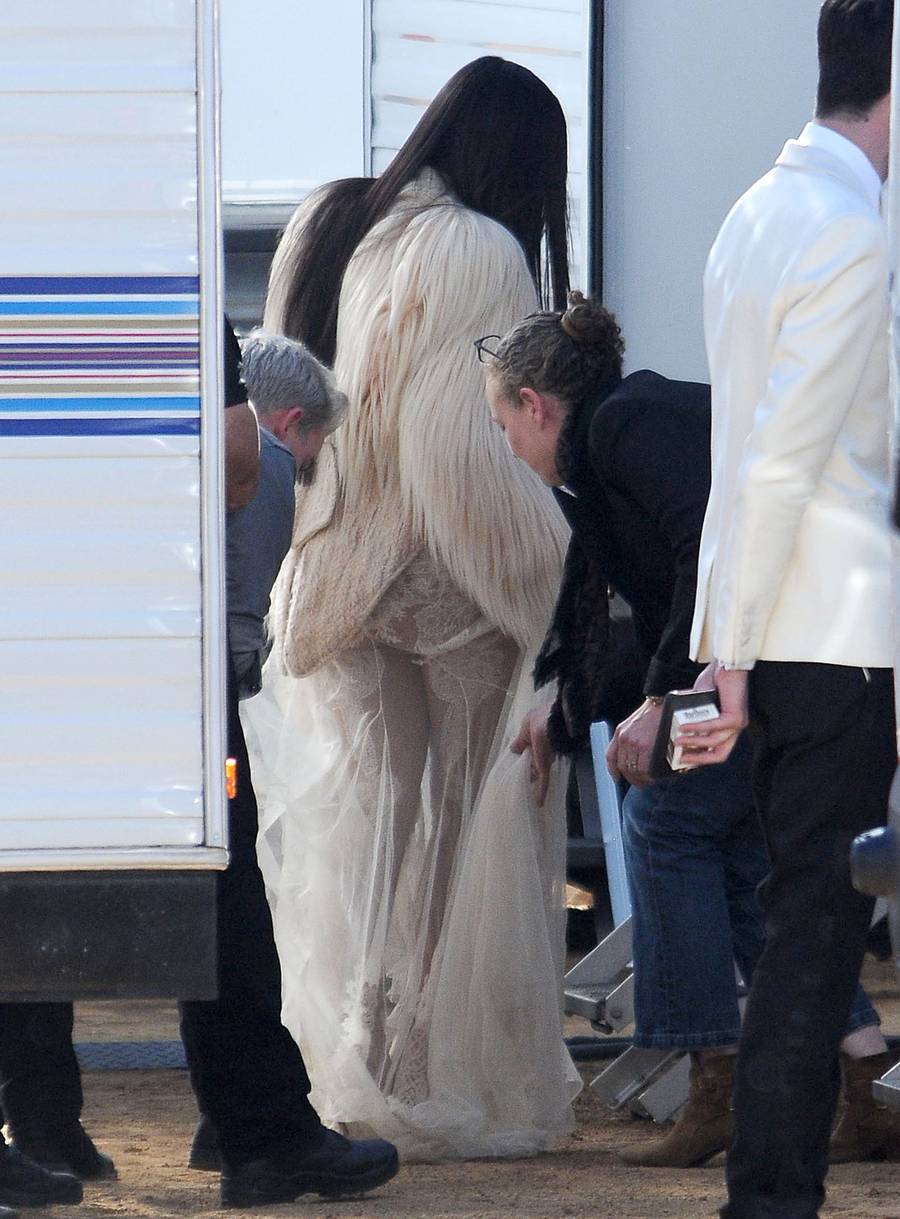 Kiedy Kim Kardashian założy prześwity…