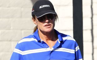Bruce Jenner powiększył piersi?
