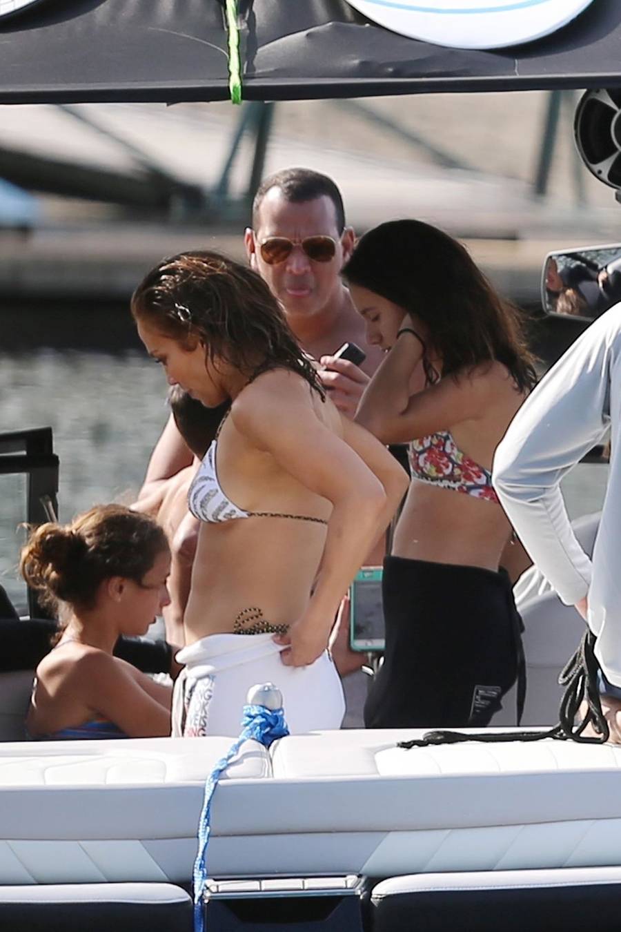 Jennifer Lopez bez push-upa i Photoshopa – tak wygląda NAPRAWDĘ