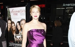 Drew Barrymore w satynie (FOTO)