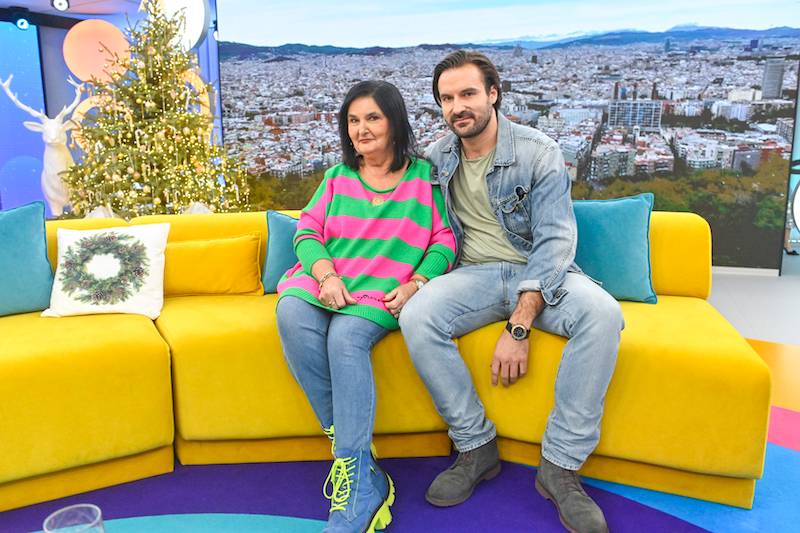 Halo Tu Polsat. Anna Wyszkoni w soczystej czerwieni, Stramowski z mamą, Jan Kliment z całą rodzinką…