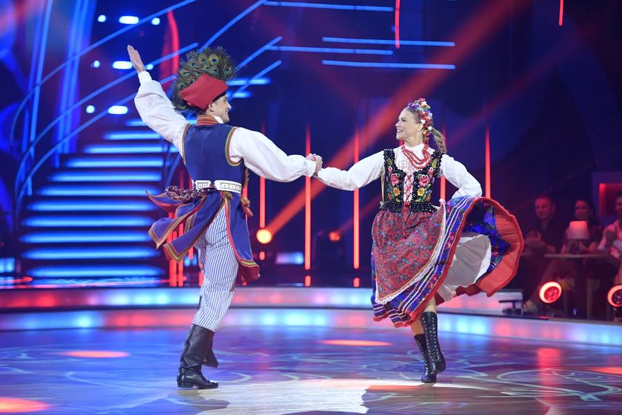 Tańce narodowe w “Tańcu z Gwiazdami”! W kuluarach przepiękna Sylwia Butor, Monika Dryl, Olga Frycz (FOTO)