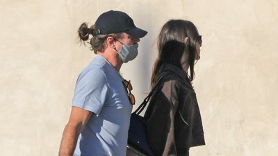 49-letni Leonardo DiCaprio z kitką i ukochaną u boku [paparazzi]