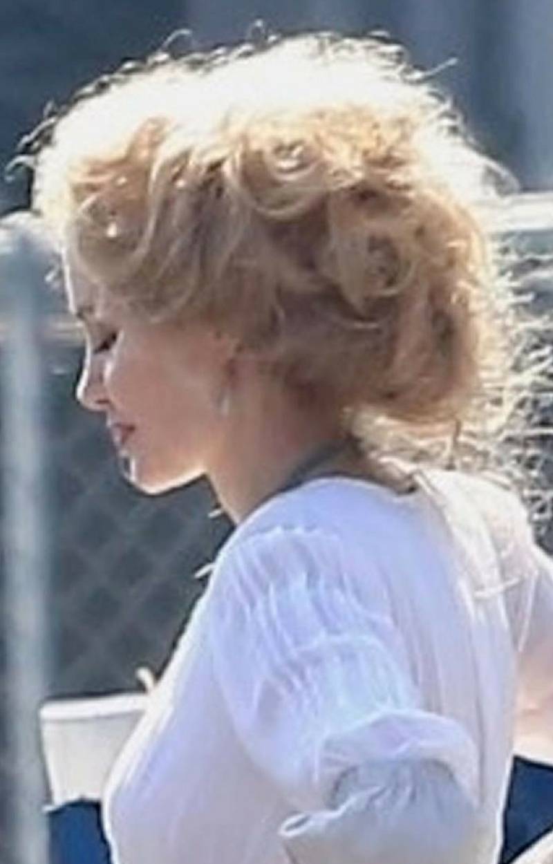 Angelina Jolie jest teraz BLONDYNKĄ! Wygląda zupełnie inaczej