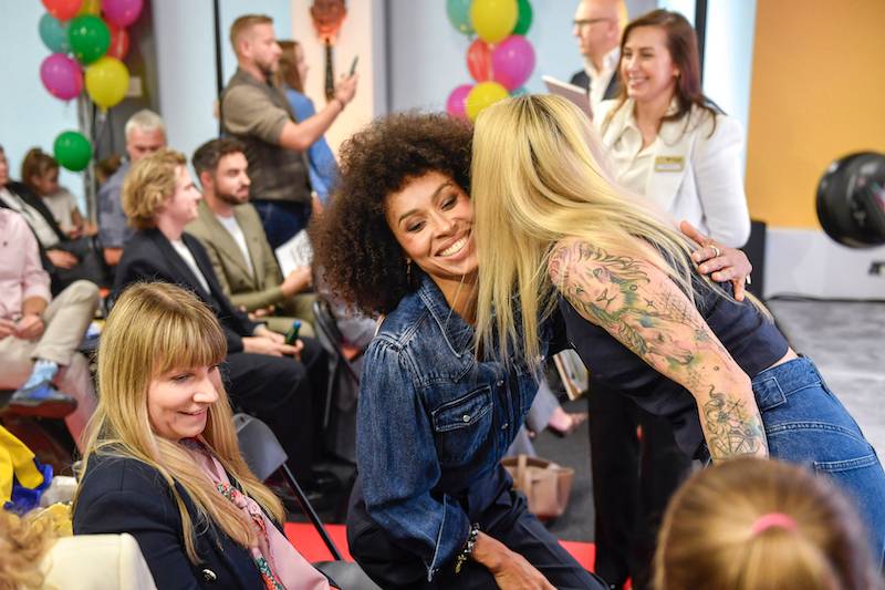 Omenaa Mensah uhonorowana Orderem Uśmiechu! Na ceremonię przybyły gwiazdy (FOTO)