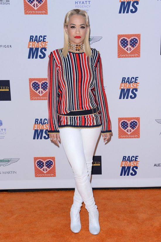 Rita Ora na czerwonych dywanach