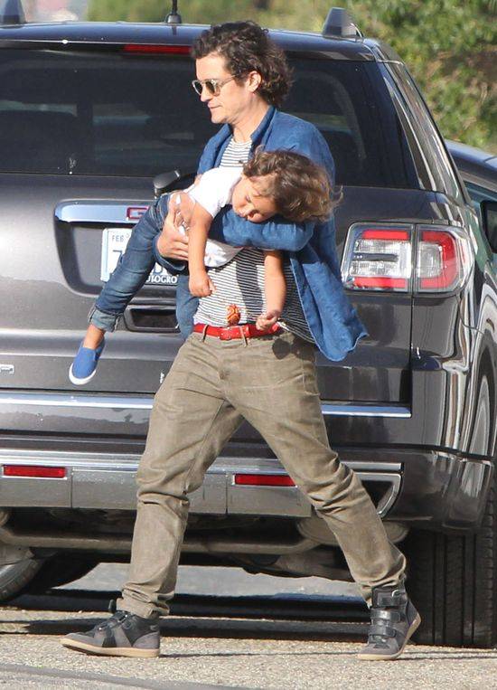 Flynn Bloom z mamą i tatą