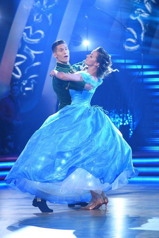 Gwiazdy w kostiumach postaci z bajek w Tańcu z gwiazdami