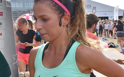 Co się dzieje, gdy Anna zrzuci sportowy strój i założy czerwoną sukienkę?