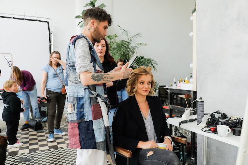 Gwiazdy pozują ze zwierzakami. Andrzej Piaseczny, Piotr Stramowski z ukochaną, Olga Borys…