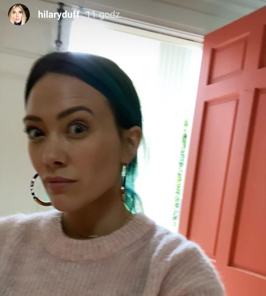 Hilary Duff w niebieskich włosach