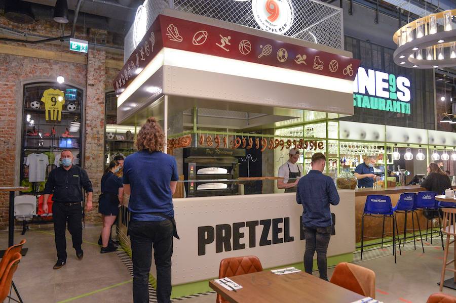 Restauracja Lewandowskiego już otwarta! Tak wygląda w środku (ZDJĘCIA)