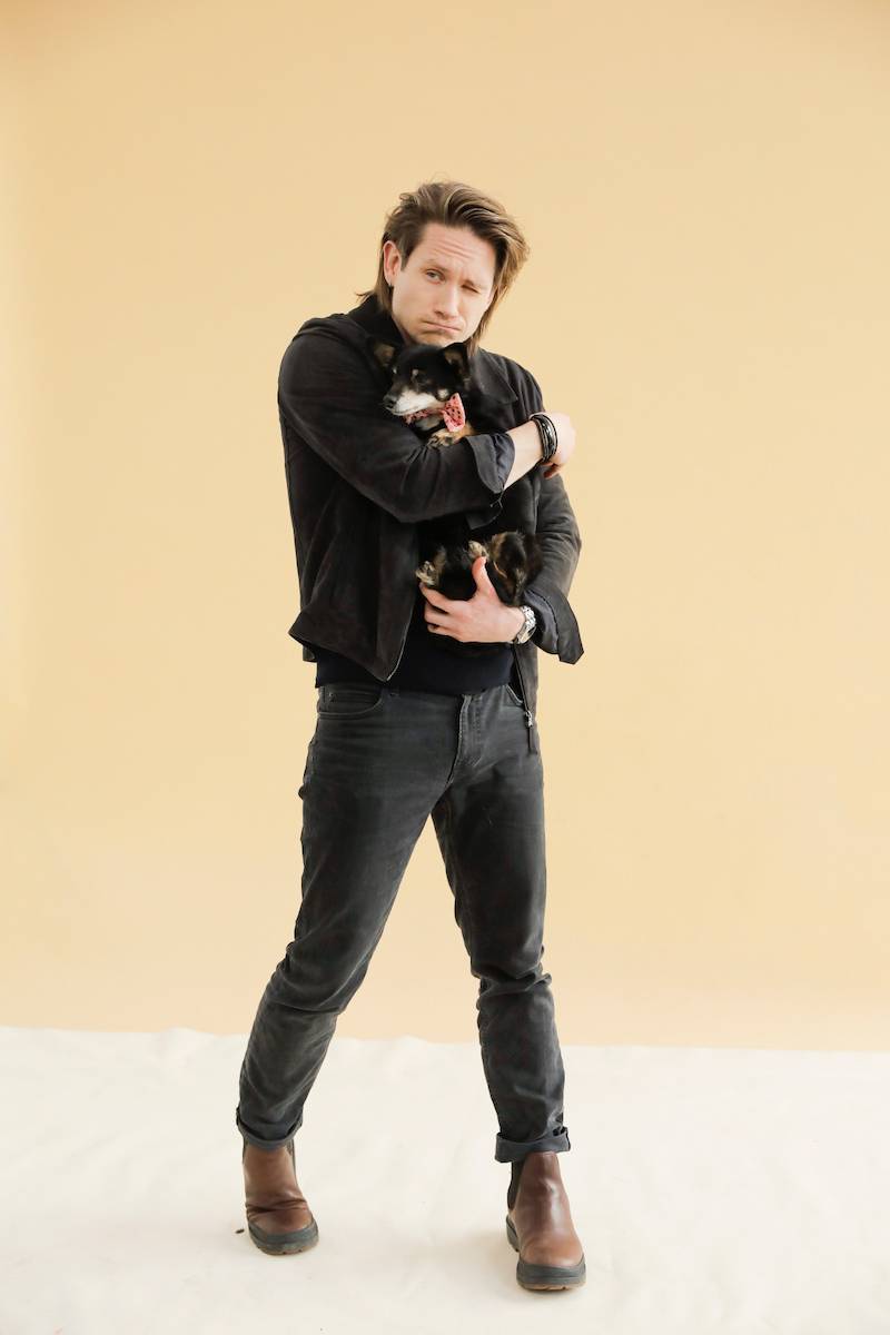 Gwiazdy pozują ze zwierzakami. Andrzej Piaseczny, Piotr Stramowski z ukochaną, Olga Borys…