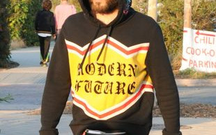 Jak mieszkał Jared Leto, gdy zaczynał karierę? (FOTO)