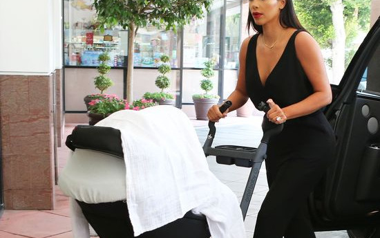 Stylowa mama – Kim Kardashian