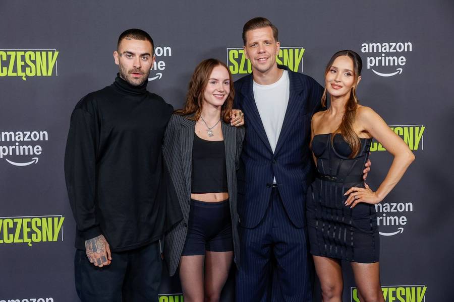 Quebonafide bryluje z ukochaną na premierze u Szczęsnych. Taki widok to rzadkość! (FOTO)