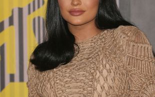 Czym Kylie Jenner podpadła Kanye, że wymierzył w nią taki cios?