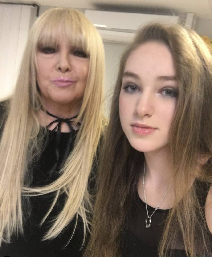 SZOK! Tak wyglądały pierwsze posty NATURALNEJ Caroline Derpieński! Plejada gwiazd, pokazy, sesje zdjęciowe (FOTO)