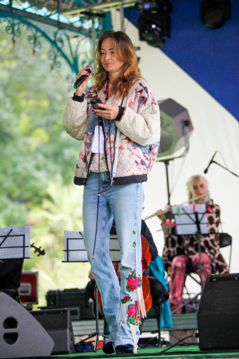 Rodzina Królikowskich kolejny dzień bawi się na Festivalu CZ-PL im. Pawła Królikowskiego