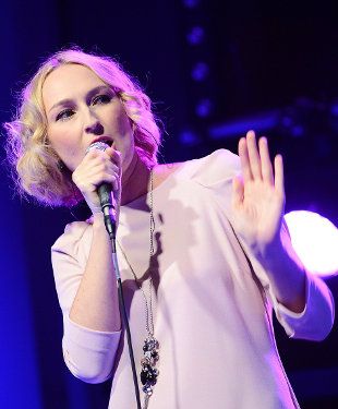 anita-lipnicka-r1-R1