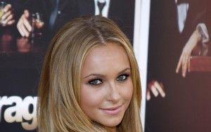 Hayden Panettiere w seksownej mini (FOTO)