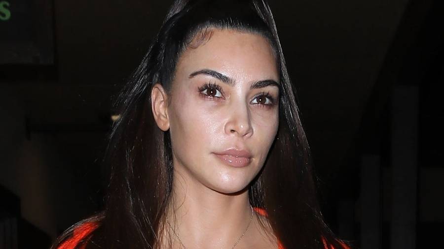 Paparazzi przyłapali Kim Kardashian BEZ MAKIJAŻU! (ZDJĘCIA)