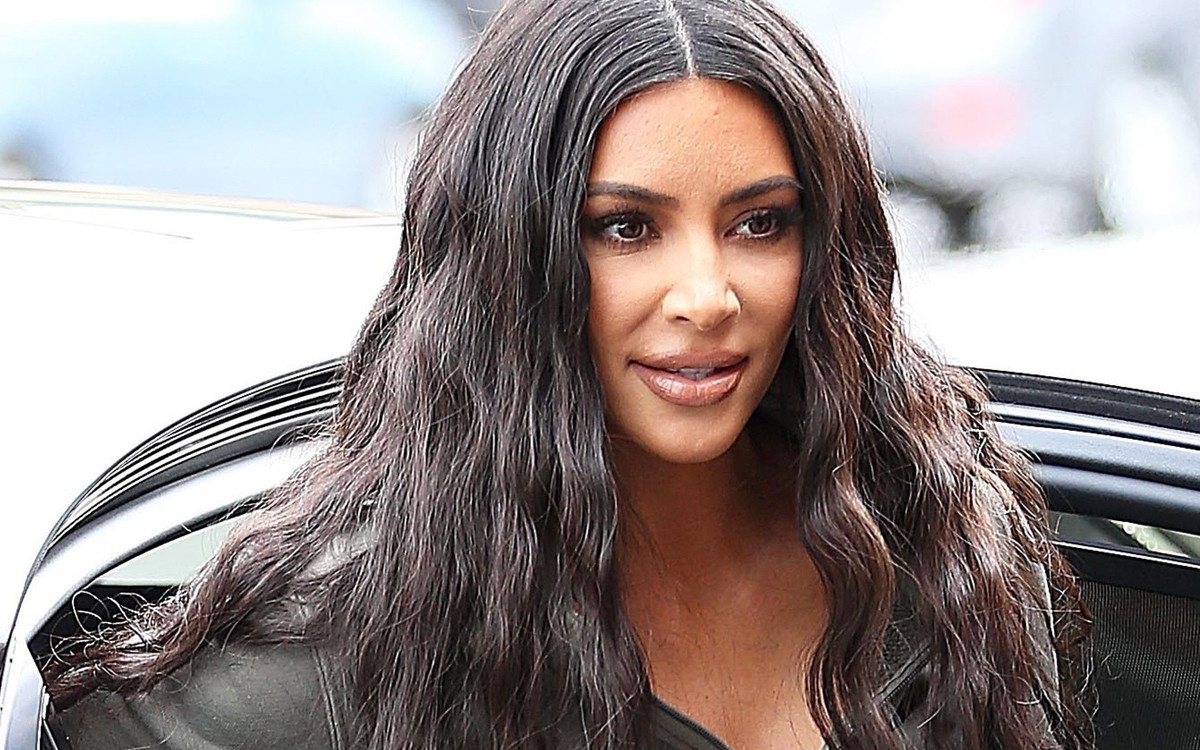 Kim Kardashian pochwaliła się piekielnie drogą ozdobą zrobioną na zamówienie