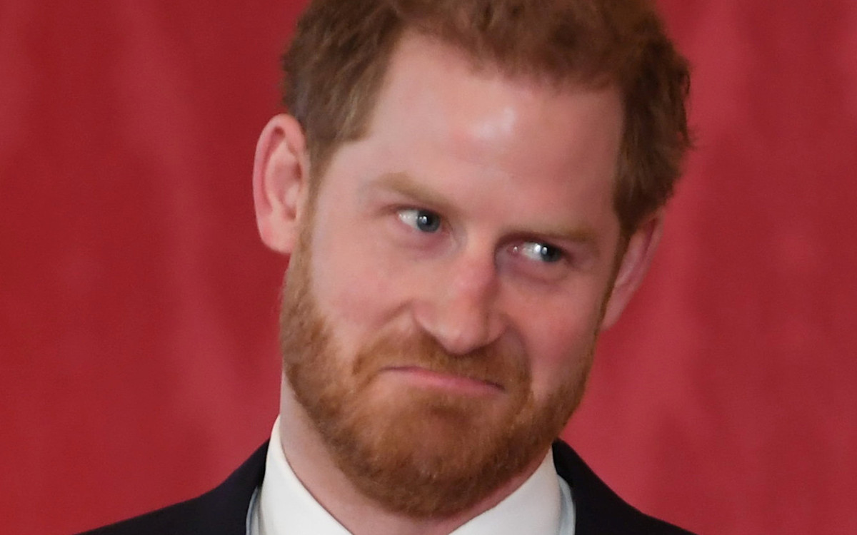 Ostatnie OFICJALNE wyjście księcia Harry’ego. Dobra MINA do złej gry? (ZDJCIA)