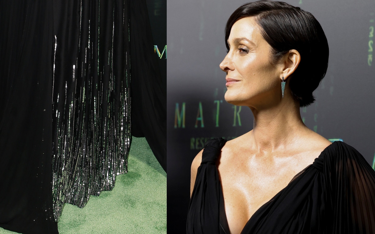 Ta sukienka jest niesamowita! Nawiązuje do słynnego “CYFROWEGO DESZCZU”