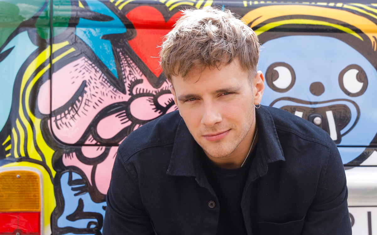 Maciek Musiał ROZPALIŁ fanki do czerwoności TYM zdjęciem! Nawet Ewa Farna płonie