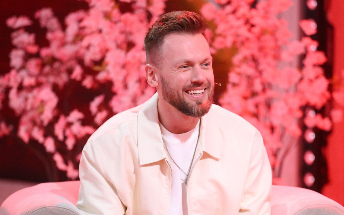 Kim jest Michał Grobelny? Ma na koncie występy w największych muzycznych show w Polsce