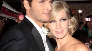 Jennie Garth: Pattinson randkuje z kimś z planu!