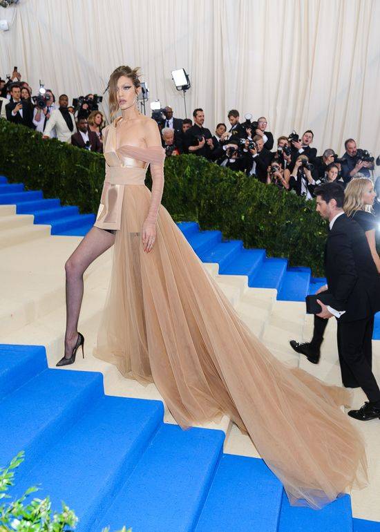 Niespodziewana ciąża zmusza Gigi Hadid do przerwania kariery?