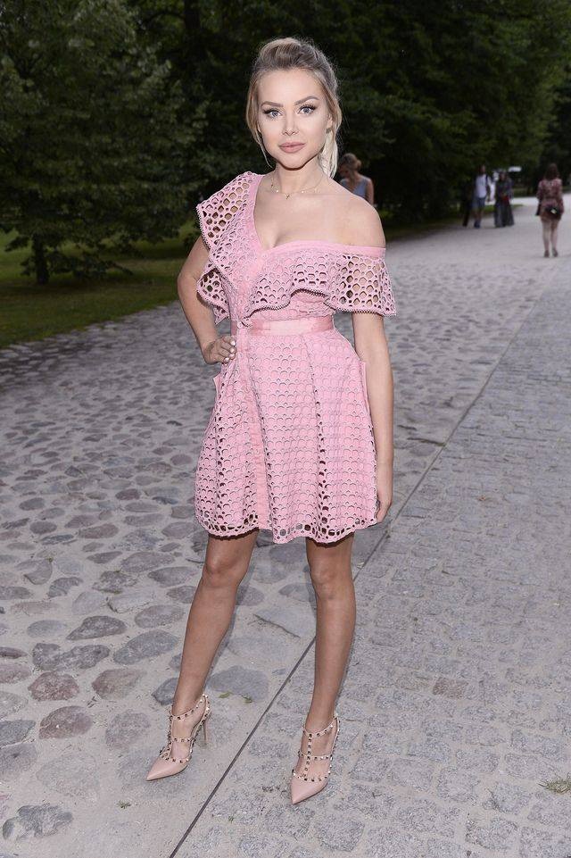 Khloe Kardashian w sukience Siwiec, Rozenek i Ciupy (ZDJĘCIA)