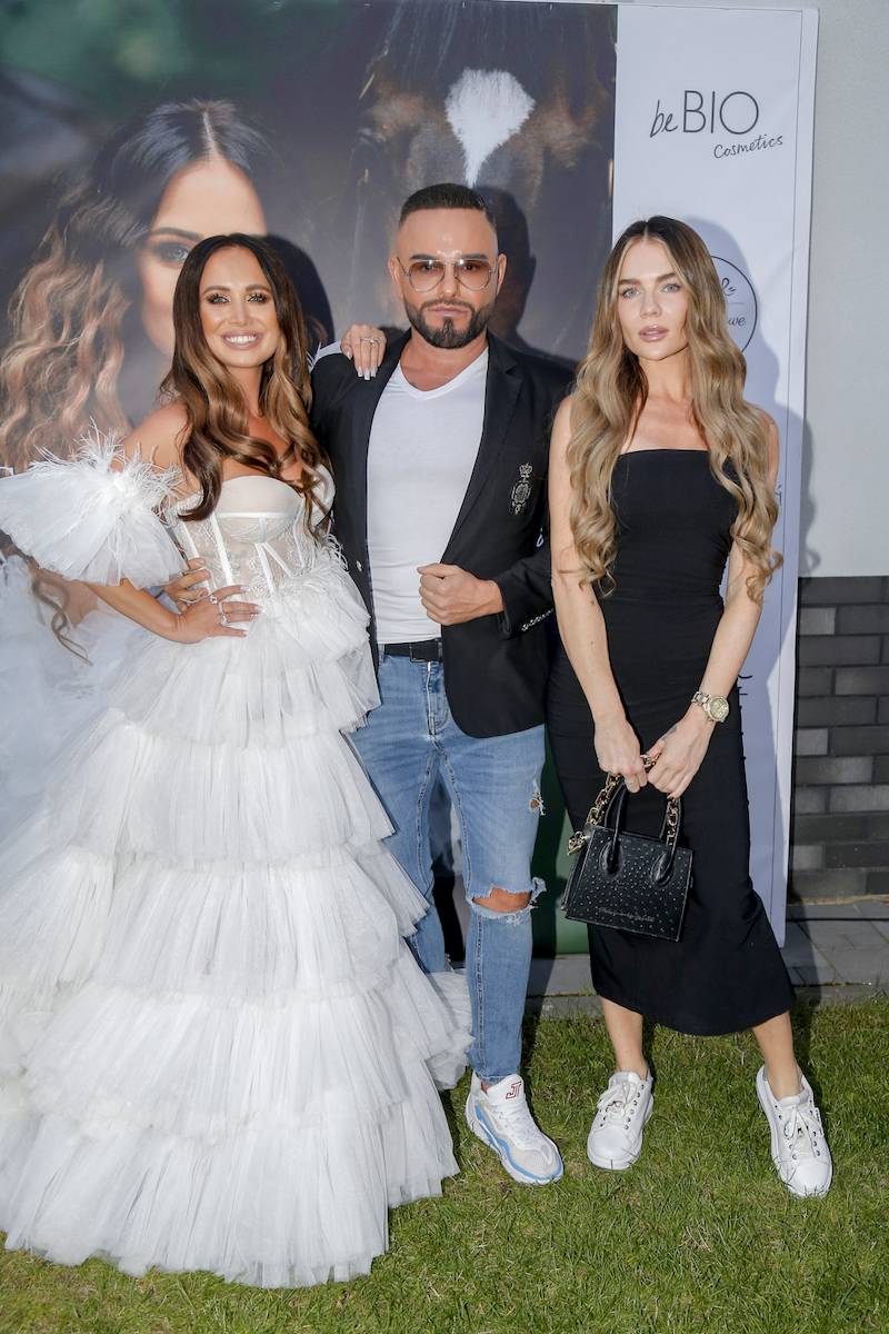 Premiera singla Mrozińskiej. Dawno niewidziany Tomasz Ciachorowski, Kaczorowska pokazała biust i zgrabny brzuch