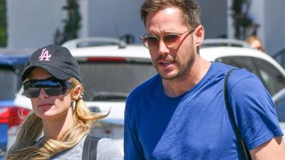 Paris Hilton wyszła za mąż za Cartera Reuma. Jak wyglądała?