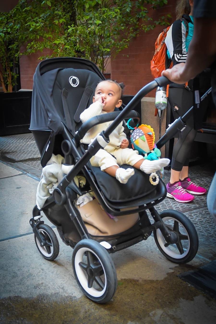 Kim Kardashian z dziećmi w Nowym Jorku