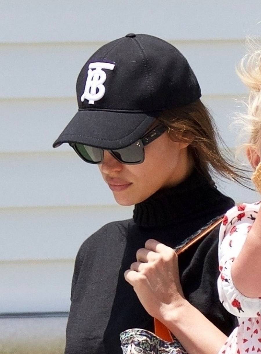 PONURA Irina Shayk i Bradley Cooper zajęty dzieckiem – ich miny mówią wszystko!