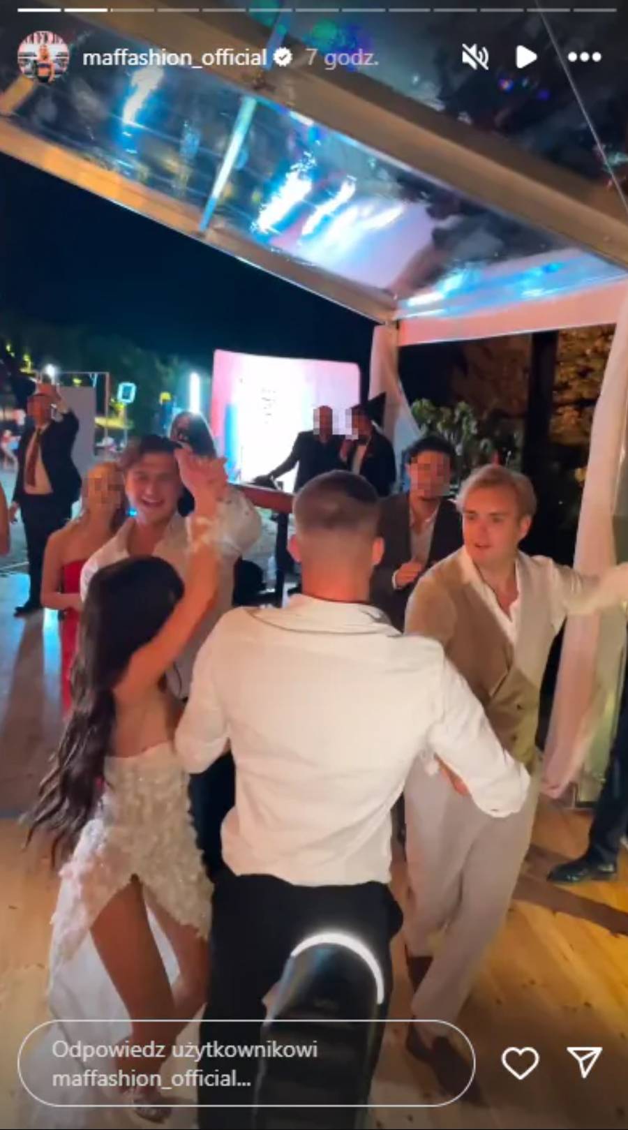 Maffashion ujawnia KULISY ŚLUBU Roxie i Kevina! Trzy suknie, zapierajacy dech pierwszy taniec, ogromny tort… (FOTO)