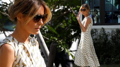 Wyborcza sukienka Melanii Trump kosztowała FORTUNĘ. Zabrakło na maseczkę? (ZDJĘCIA)