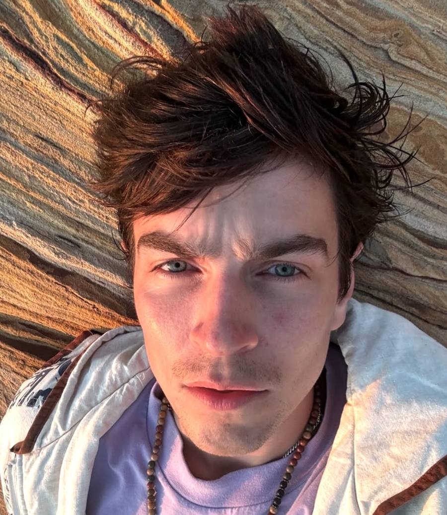 Nikodem Rozbicki pokazał wymarzoną podróż vanem! Towarzyszyła mu tajemnicza blondynka (FOTO)