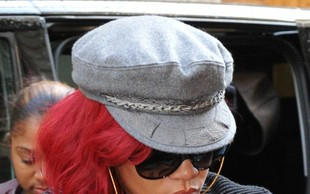 Rihanna będzie sprzedawać wodę… z kranu (FOTO)