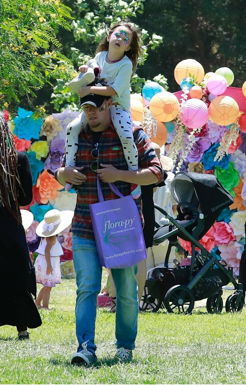 OTO dowód, że Everly Tatum to typowa córeczka tatusia!